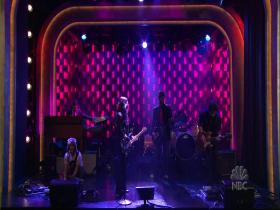 Alanis Morissette Crazy (Late Night with Conan O'Brien, Live 2005) (HD)